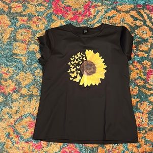 Short sleeve sunflower tee